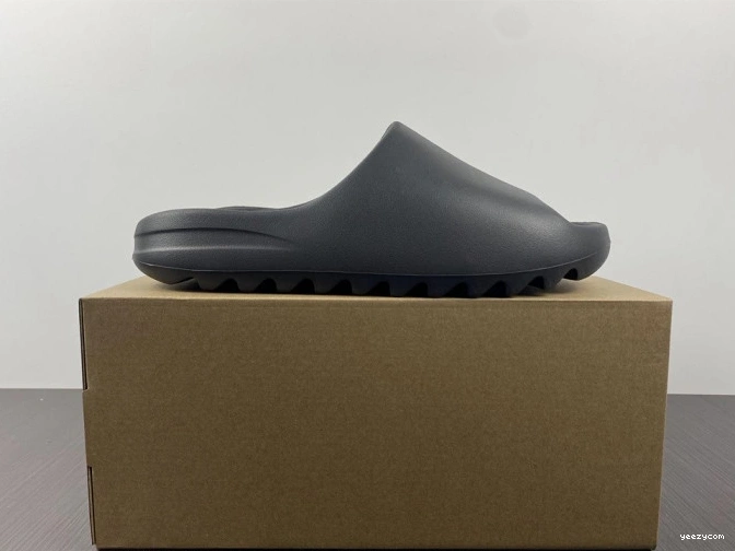 Adidas HQ6448 Slide Yeezy Onyx 0918